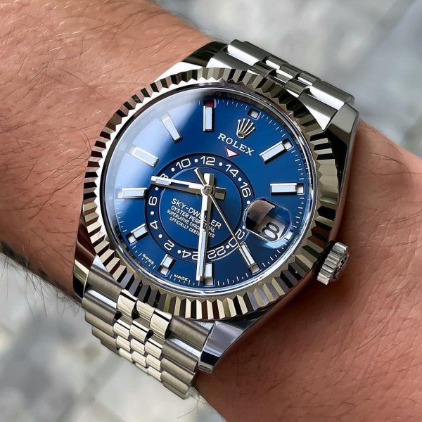 Rol_x Sky dweller with blue dial and Silver Finishing